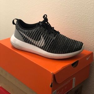 Nike Roshe Run Premium SZ 11 Like New